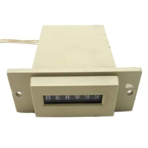 ELECTROMAGNETIC COUNTER OMRON MODEL CSK6-YLW